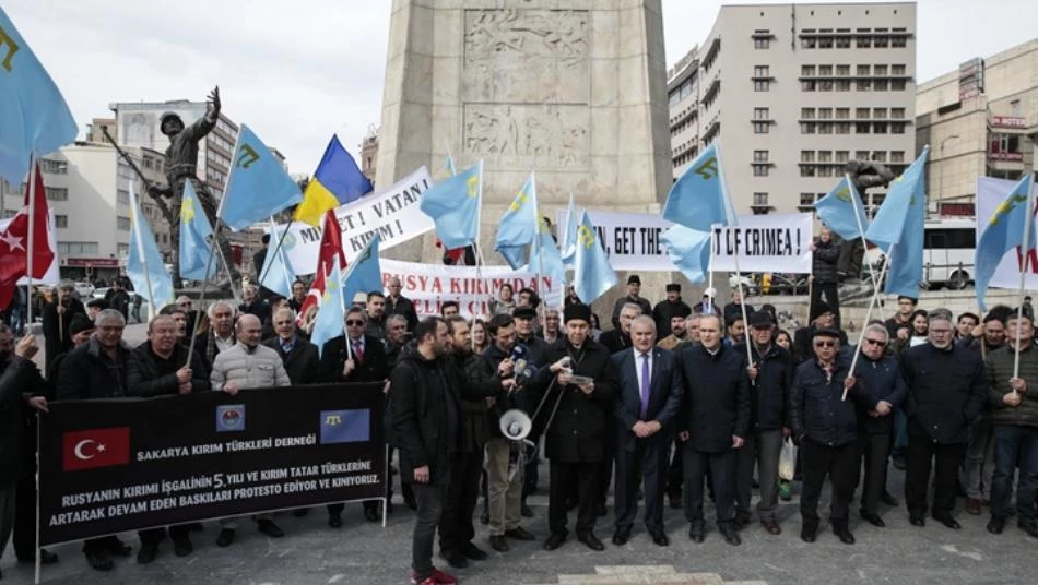 وقفة احتجاجية في أنقرة تنديداً بضم روسيا للقرم
