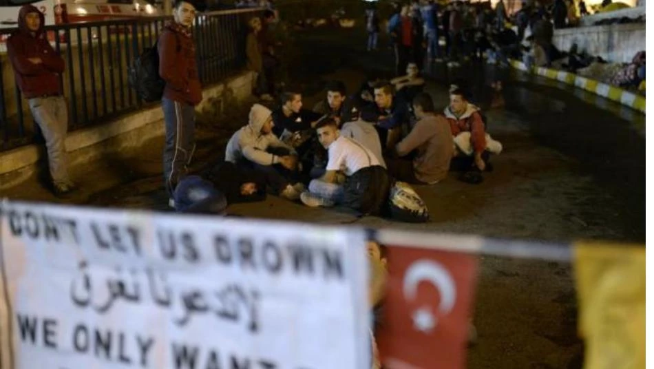 تعليق انطلاق "قافلة الأمل" لعبور الحدود التركية اليونانية   