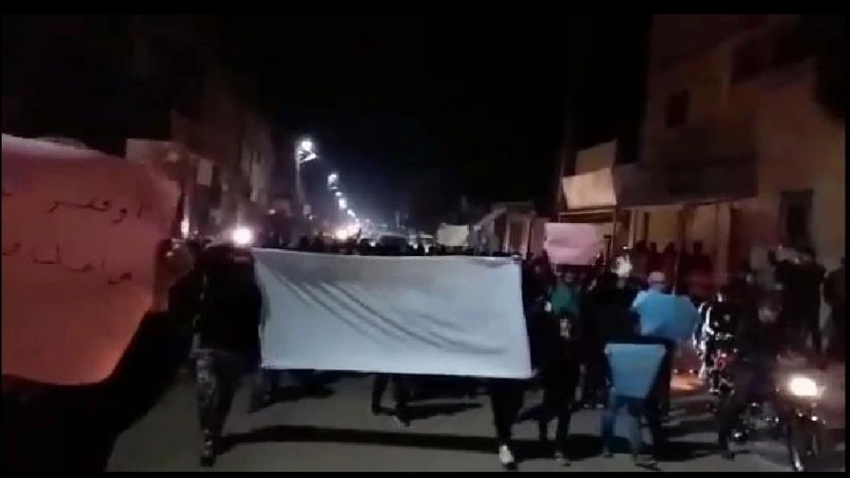 طفس تجدد المظاهرات ضد نظام أسد وتطالب بخروج "الخونة" من درعا