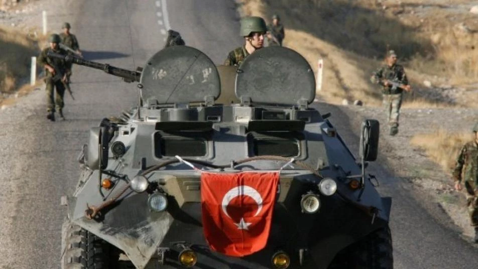 تركيا تواصل التنسيق مع روسيا وأمريكا بشأن معركة محتملة شرقي الفرات 