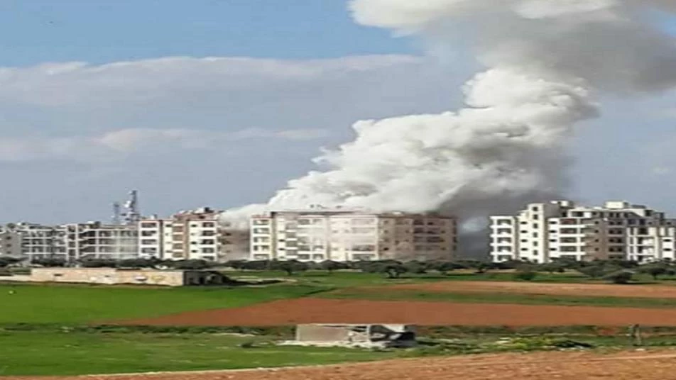 طائرتان روسيتان تتناوبان على قصف مدينة إدلب 