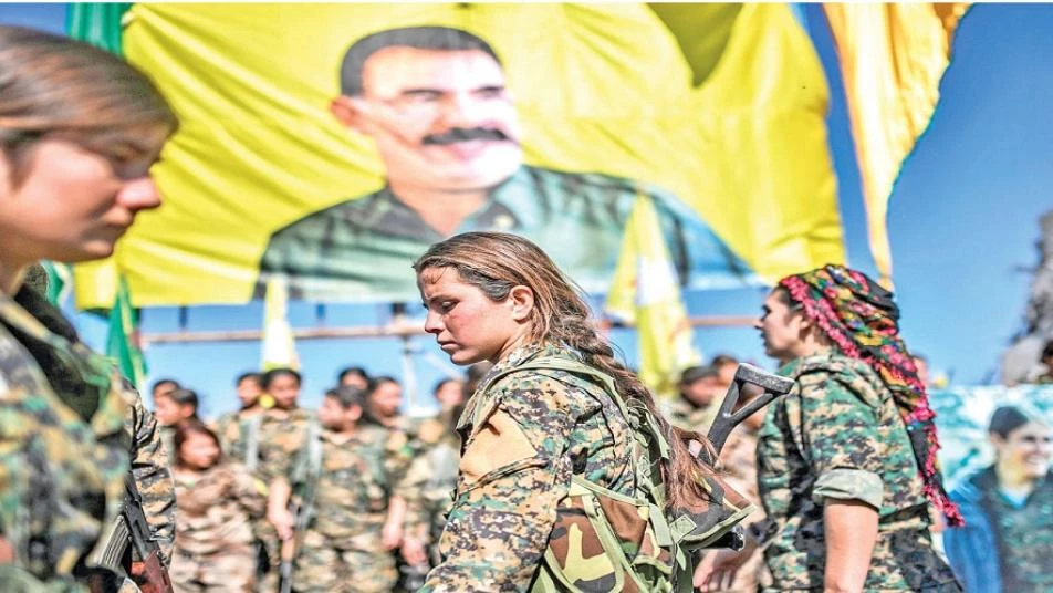 قيادي كردي: أمريكا أجهضت مشروع "الوحدات الكردية" لإعادة النظام إلى شرق الفرات