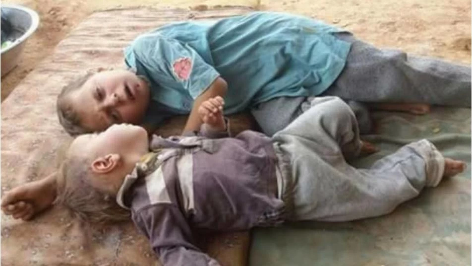 مأساة إنسانية جديدة.. وفاة 4 أطفال في مخيم الركبان 