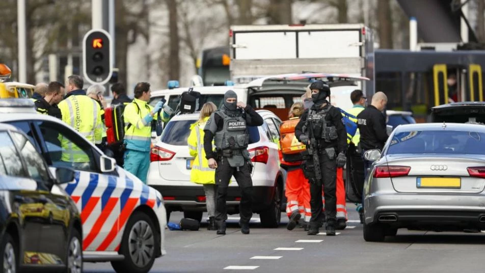 السلطات الهولندية تعلن عن قتيل بإطلاق النار وتطالب بإغلاق المساجد