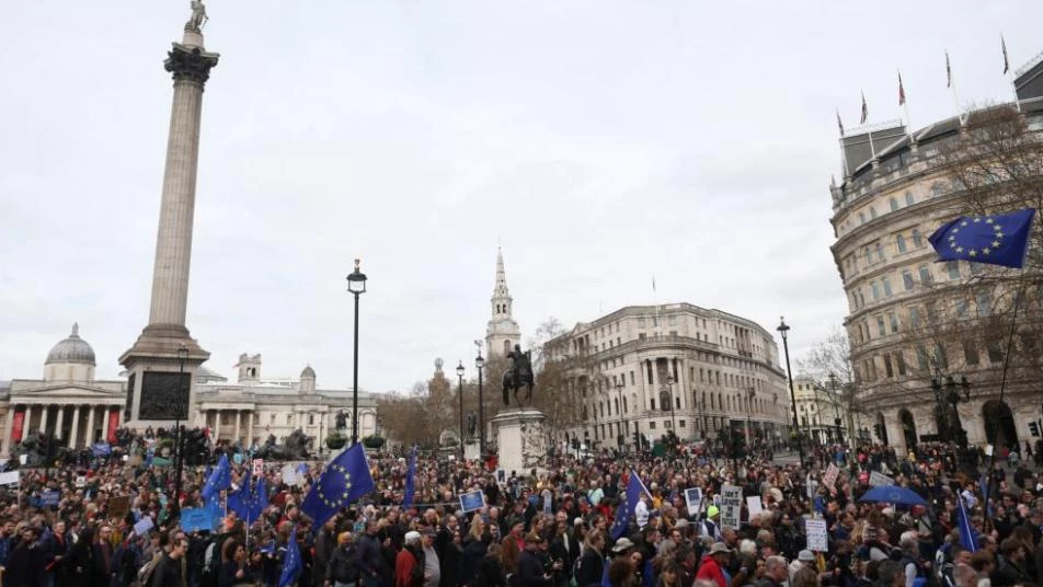  آلاف البريطانيين يطالبون باستفتاء جديد بشأن بريكست 
