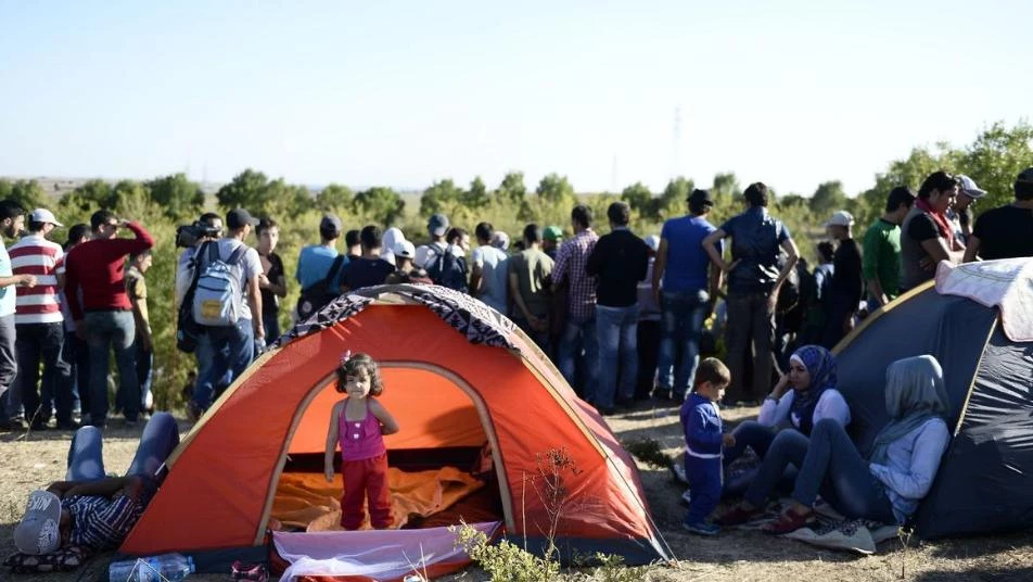  مئات اللاجئين السوريين في اليونان مهددون بالطرد من مساكنهم.. ما السبب؟
