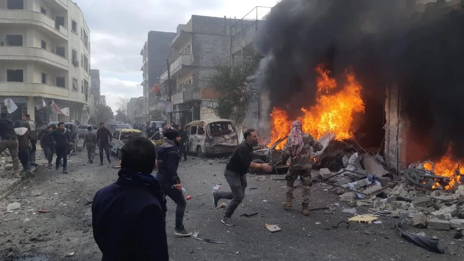 عشرات القتلى والجرحى بتفجيرين قرب مقر للحكومة المؤقتة ونقطة تركية شمال حلب