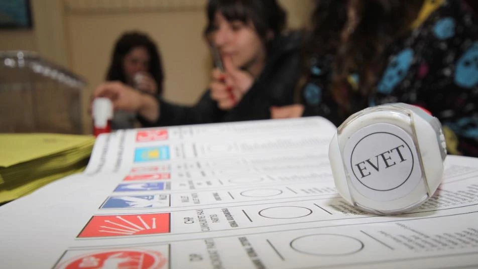 خطوات للسوريين المجنسين حديثاً بشأن مشاركتهم في الانتخابات التركية