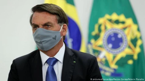 رغم إصابته بكورونا.. رئيس البرازيل: تطبيق حظر التجول "يخنق الاقتصاد"