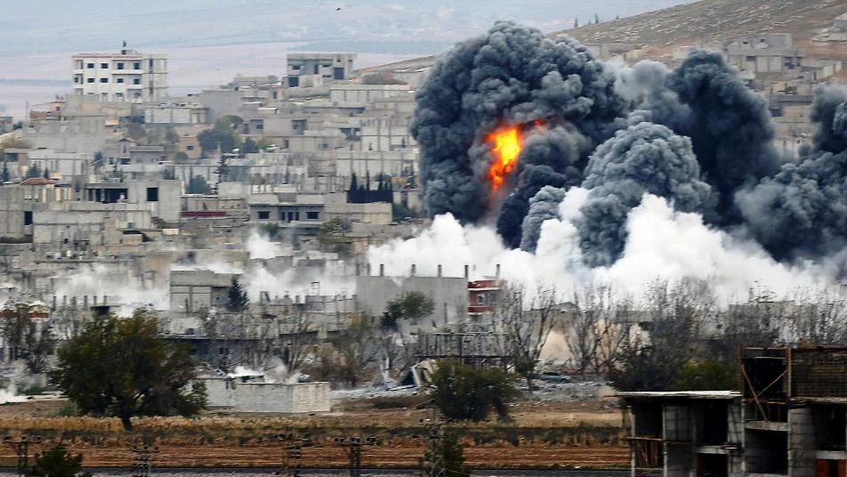 إسرائيل تقصف محيط دمشق وروسيا تجدد غاراتها على إدلب.. عشرات القتلى لميليشيا أسد في البادية
