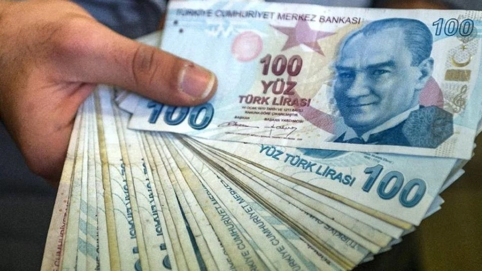 هبوط كبير لليرة التركية أمام الدولار والسورية تسجل سعرا جديدا