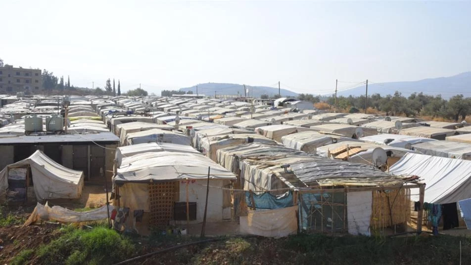 "الكرفان رقم 27".. مصدر لأورينت يكشف سرقة وابتزاز  للاجئين السوريين في مخيم بلبنان