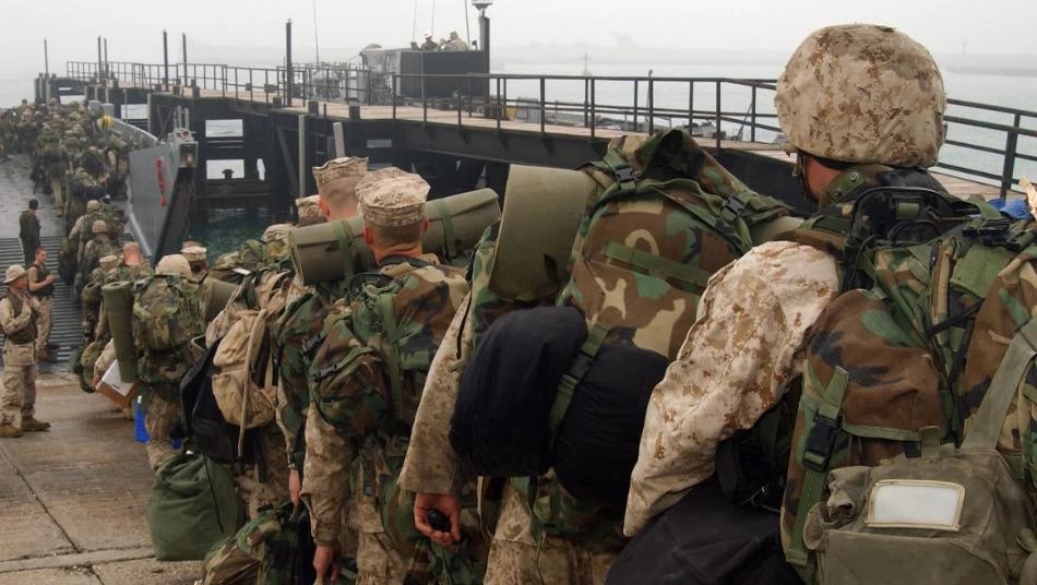 كيف خططت البحرية الأمريكية لمواجهة عسكرية شاملة مع إيران بعد تصفية سليماني؟