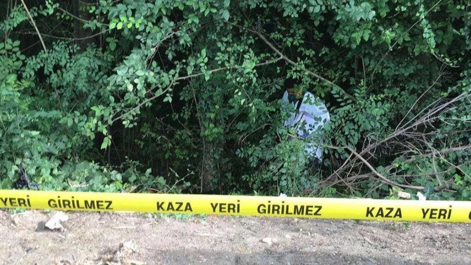 ألقوا جثته على قارعة الطريق.. السلطات التركية تلقي القبض على سيدة سورية بتهمة قتل زوجها (صور)