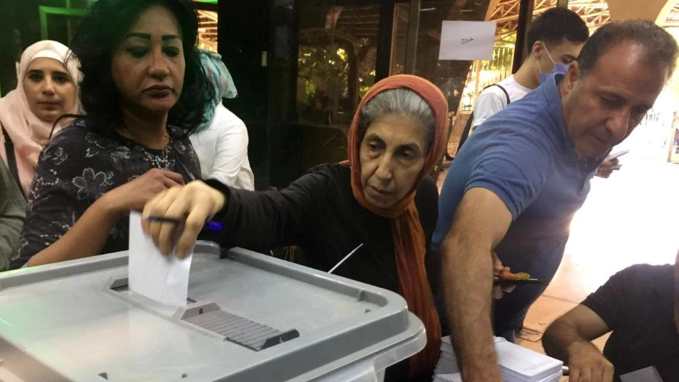 الإعلام التركي ساخرا من نتائج برلمان أسد: الانتخابات في سوريا والناخبون في تركيا