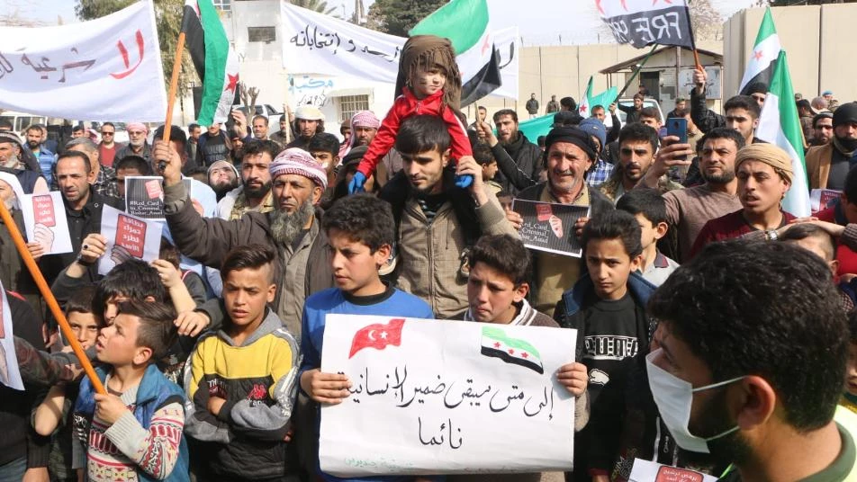 أهالي الشمال المحرر يتظاهرون ضد الأسد.. ويذكرون العالم بلائحة جرائمه التي لا تغتفر