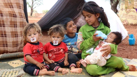 الأمهات السوريات في المخيمات يعانين من غياب حليب الأطفال.. ومنظمة إنسانية تعتبر تأمينه تحدياً حقيقياً