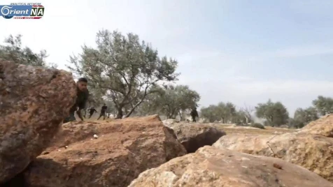 شاهد لحظة هروب عشرات العناصر لميليشيا أسد في إحدى معارك شمال سوريا
