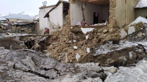 الداخلية التركية تُعلن ارتفاع ضحايا زلزال ولاية "وان" قرب الحدود مع إيران