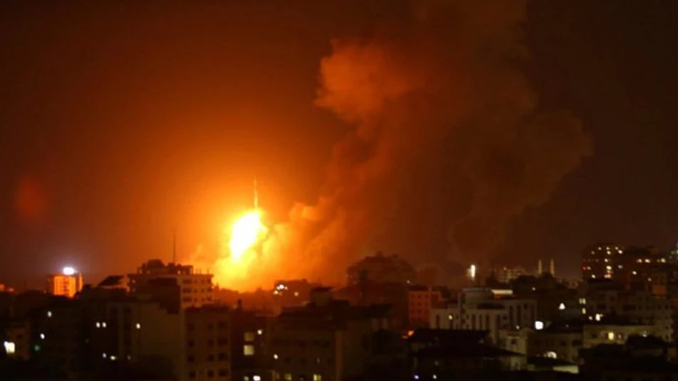 غارات إسرائيلية على مطارات الأسد بريف حمص وانفجارات في البوكمال