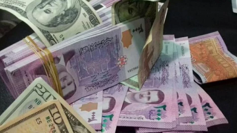 انخفاض كبير في سعر صرف الليرة السورية أمام الدولار