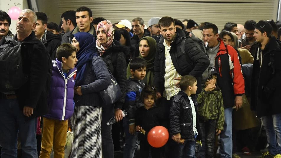 لماذا رفضت الدنمارك تجديد الإقامات الإنسانية للاجئين السوريين؟ 