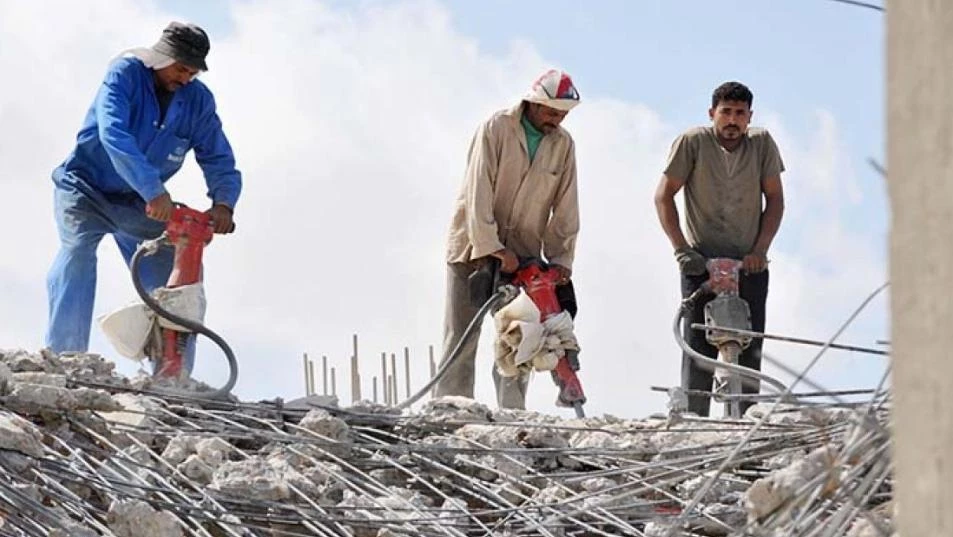 ما الإجراءات التي تتخذها السلطات اللبنانية للتضييق على العمال السوريين؟