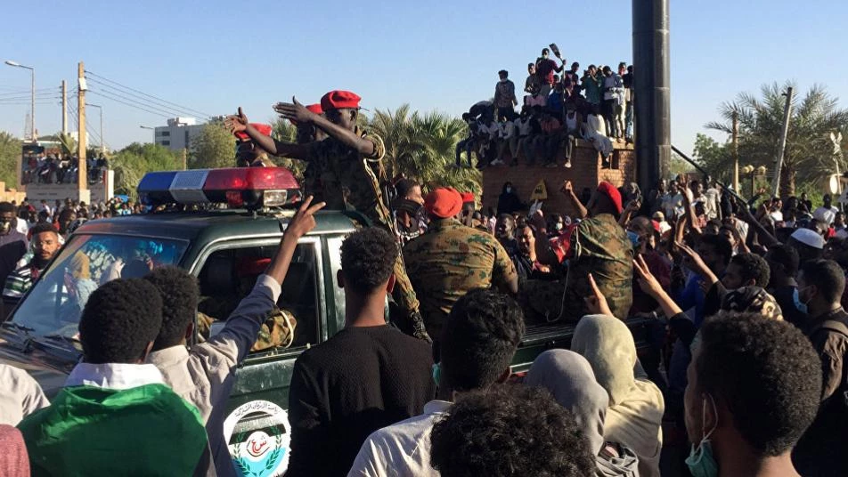 الجيش السوداني يجري مشاورات لتشكيل مجلس حكم انتقالي