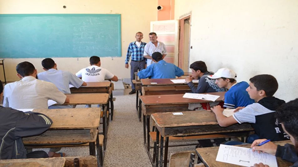لماذا طلب نظام الأسد تعيين وكلاء غير متخرّجين في مدارسه؟