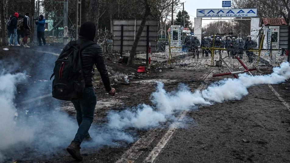 حرس الحدود اليوناني يقتل مهاجراً جديداً ويصيب آخرين بجروح