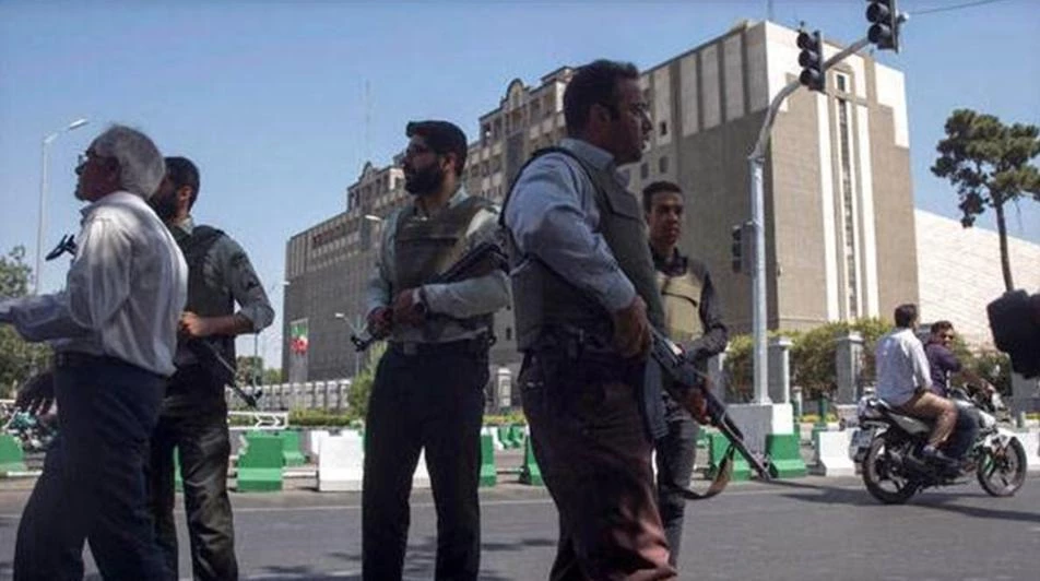 إيران.. اغتيال عنصر من ميليشيا "حزب الله" اللبناني وابنته وسط العاصمة طهران