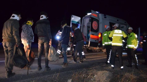 تركيا.. إصابة 14 لاجئاً سورياً بحادث سير بولاية قونية