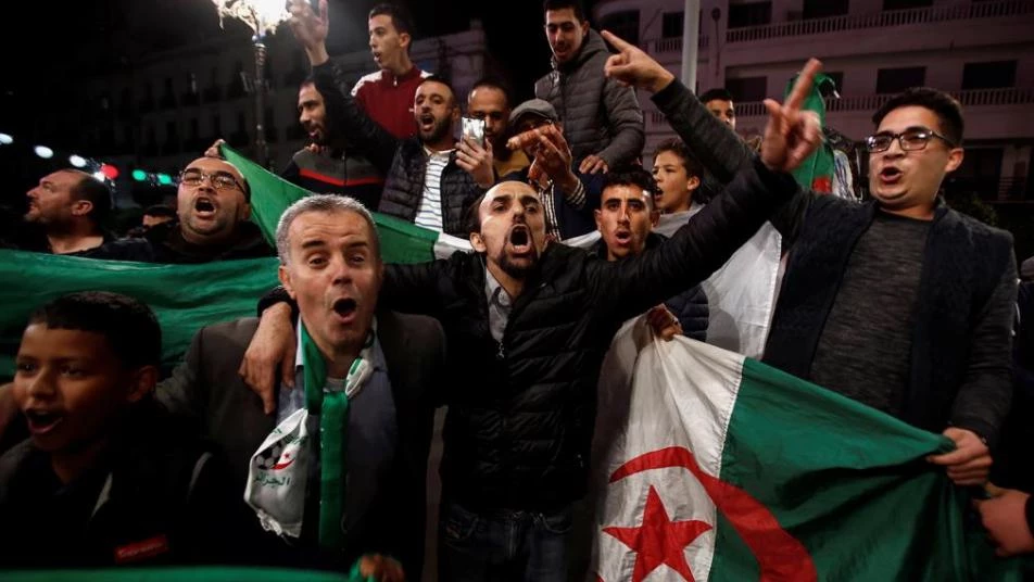 احتجاجات جديدة في الجزائر  تطالب برحيل جميع رموز منظومة الحكم السابقة