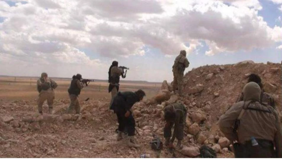 داعش يقتل عدداً من عناصر ميليشيا أسد في البادية السورية