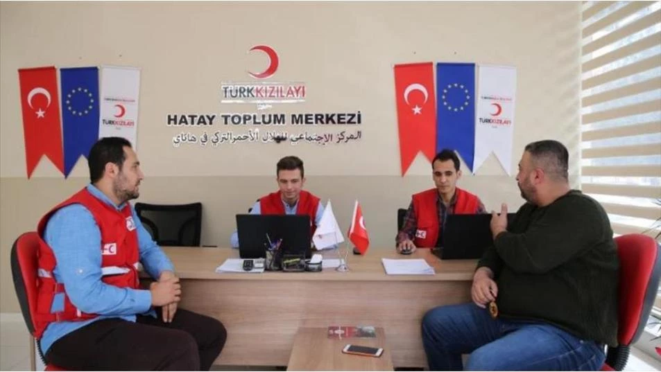الهلال الأحمر التركي يضع شروطاً جديدة لمنح المساعدات للسوريين