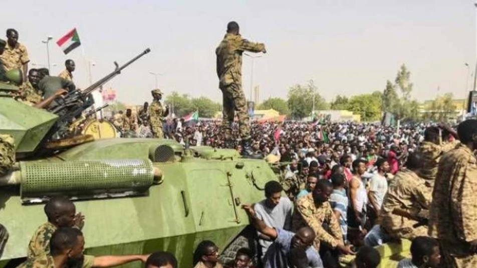 السودان يقرر إعادة هيكلة الجيش