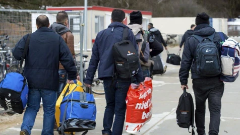 مسافرون ينفذون أغرب خطة للحصول على اللجوء في أوروبا