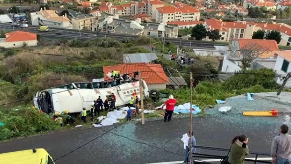 مصرع 29 شخصاً في حادث حافلة سياحية بجزيرة ماديرا البرتغالية