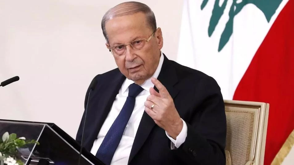 على وقع احتجاجات عارمة تشل البلاد: لبنانيون يفتحون النار على الرئيس ميشال عون بعد تصريح وصف بـ"الاستفزازي"