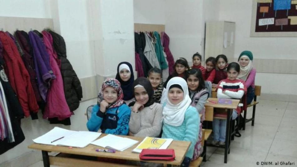 مدرسون سوريون يستعرضون لـ أورينت أبرز صعوبات العام الدراسي الجديد في تركيا