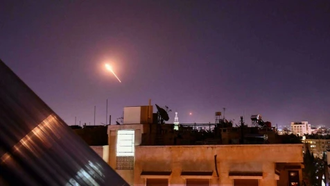 قصف إسرائيلي على جنوب دمشق وهجمات مكثفة ضد ميليشيا أسد بالبادية