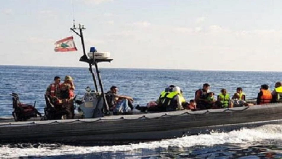 لبنان يوقف قارباً على متنه 24 سورياً