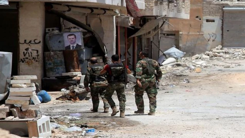 مداهمات واعتقالات في ريف دمشق وهجوم يستهدف قسد بدير الزور