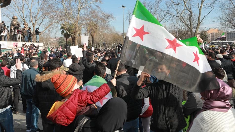 في الذكرى العاشرة للثورة.. آلاف السوريين من إسطنبول يجددون العهد بإسقاط النظام (صور + فيديو)