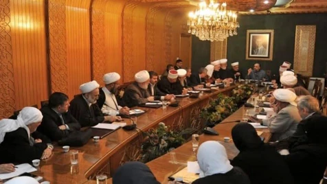 كم حصة الشيعة في المجلس الفقهي التابع للنظام ومن هم أعضاؤه الـ44؟