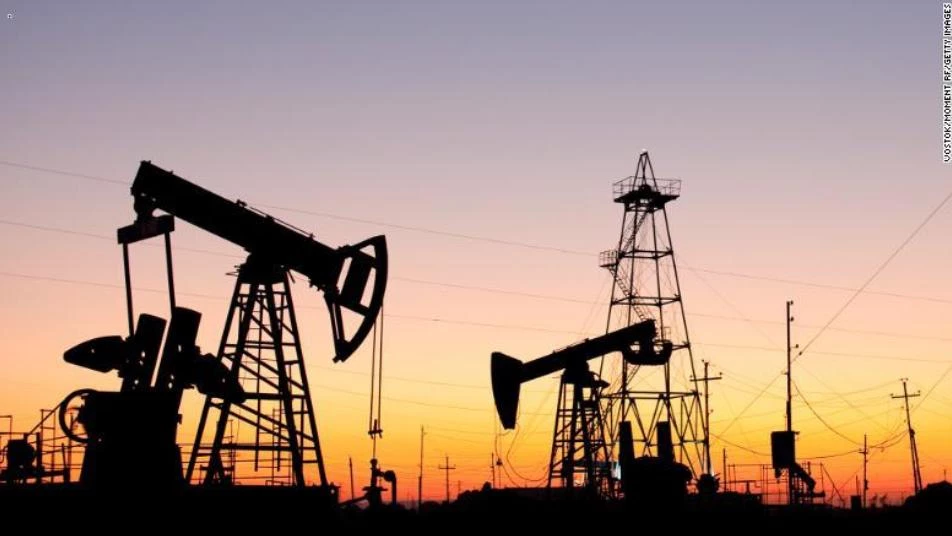سعر النفط يتخطى 75 دولارا للبرميل لأول مرة منذ نهاية تشرين الأول