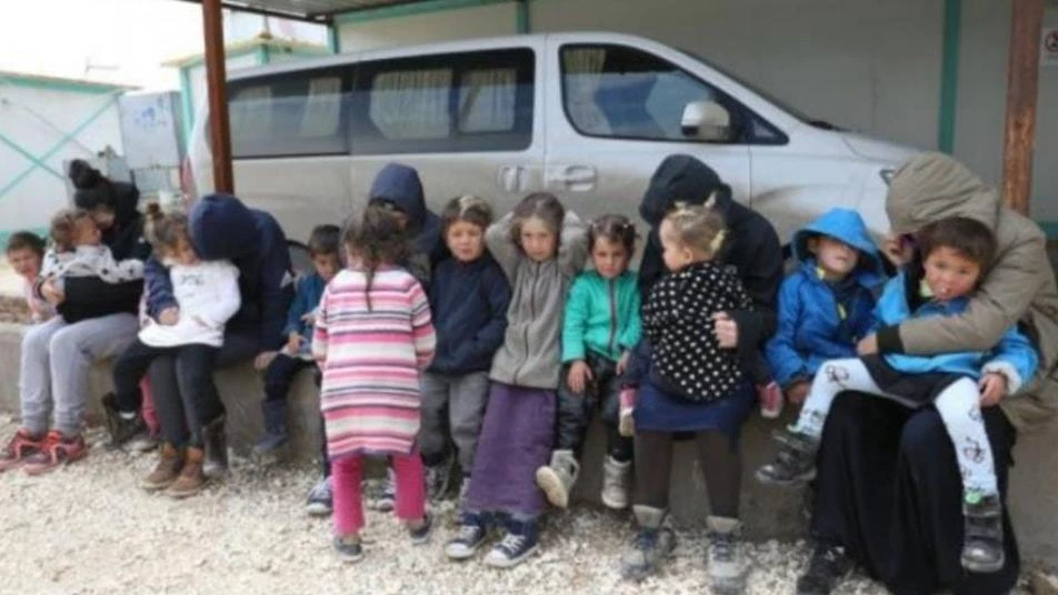 القبض على نساء روسيات وأطفالهن خلال محاولة الفرار من مخيم الهول