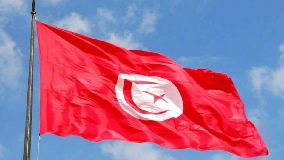 مصرع وإصابة حوالي 30 شخصا في اصطدام شاحنتين في تونس 