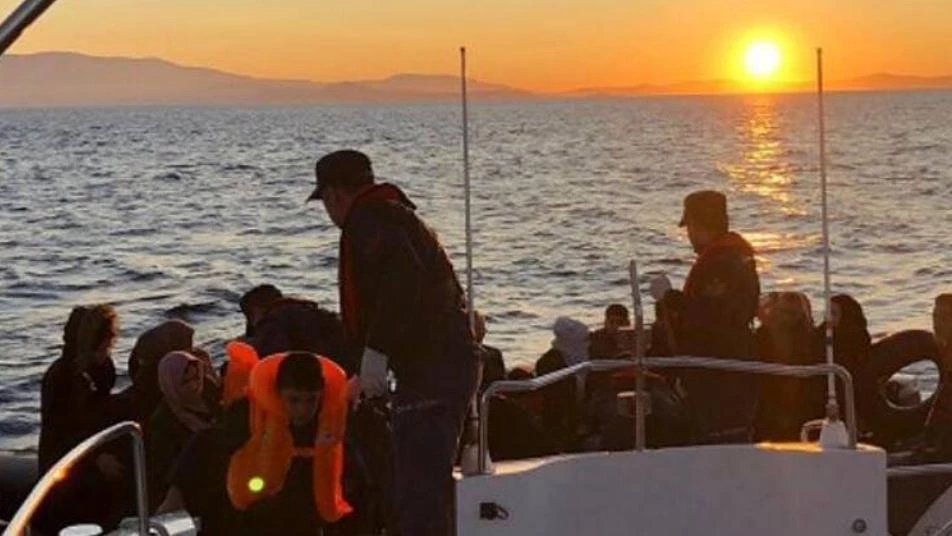 بينهم 21 طفلاً .. تركيا تقبض على قافلة مهاجرين سوريين كانوا في طريقهم إلى أوروبا