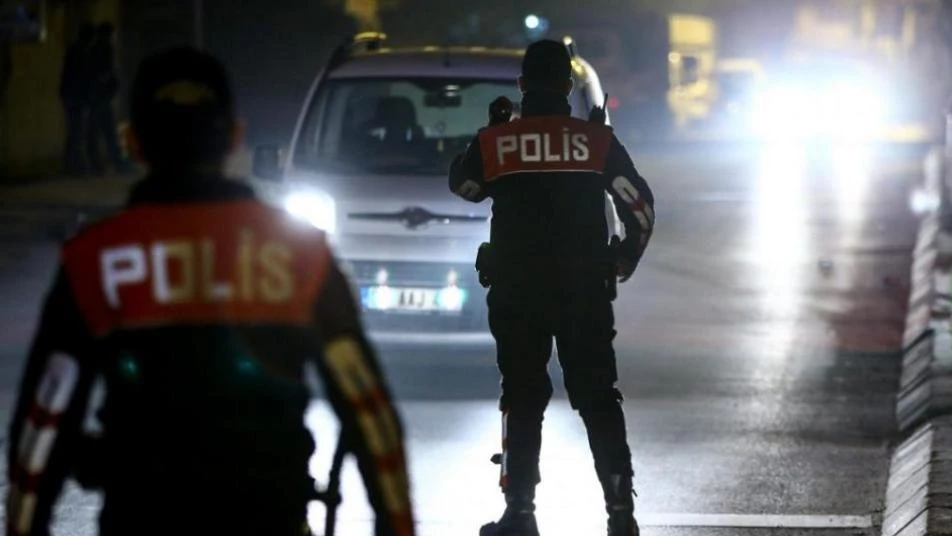 السلطات التركية تقبض على سوري مدان بأحكام مسبقة.. هكذا هرب مراراً